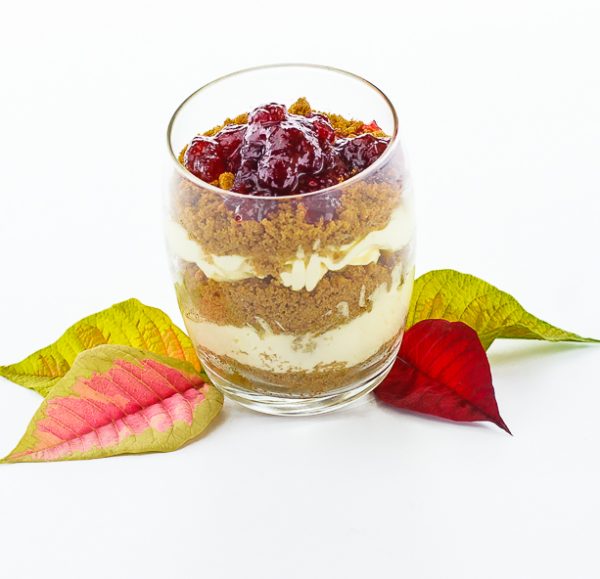 Tiramisu mit Amaretto im Glas