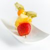 Käse-Obstspieße mit Käsewürfeln, Physalis, Ananas und Weintrauben von ehab Catering