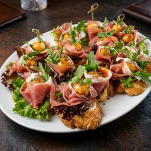 crostini-schinken-melone kugel-ehab catering