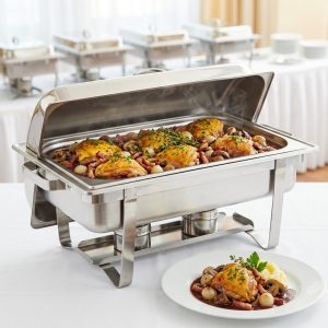 Französischer Coq au Vin mit zartem Maishähnchen in Rotweinsauce mit Champignons von ehab Catering"