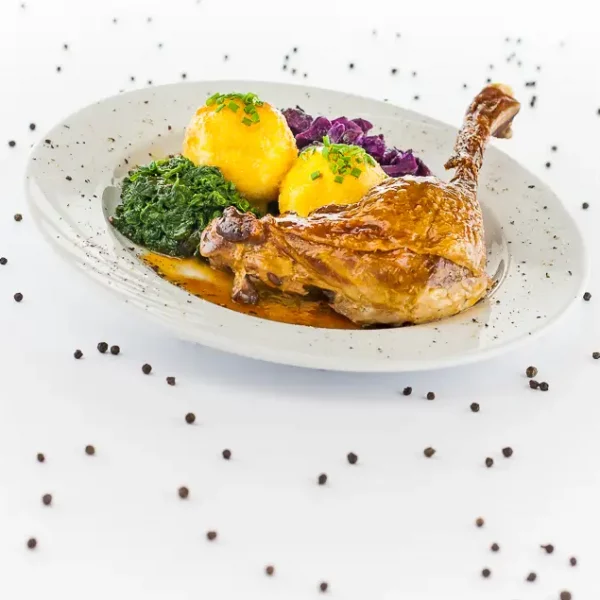 Sous vide Gänsekeule mit knuspriger Haut von ehab Catering