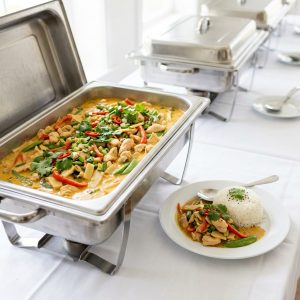 Thai-Hähnchen-Curry mit buntem Gemüse in Kokosmilch von ehab Catering